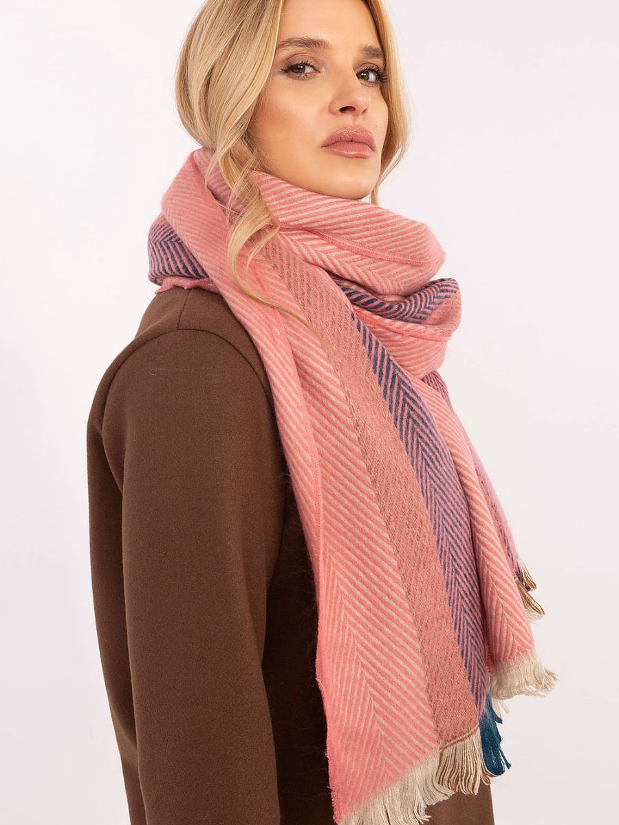  Shawl model 206039 AT 