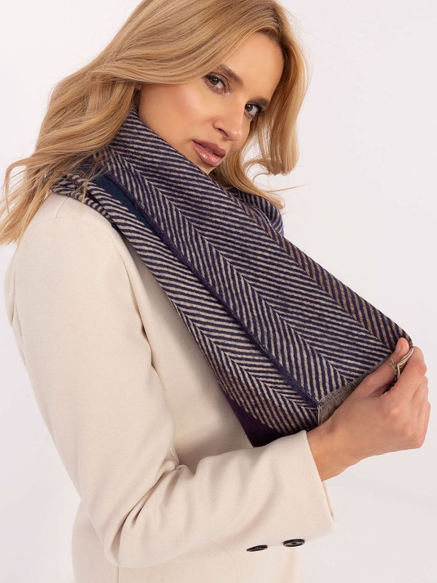  Shawl model 206042 AT 