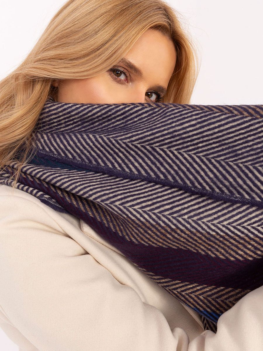  Shawl model 206042 AT 