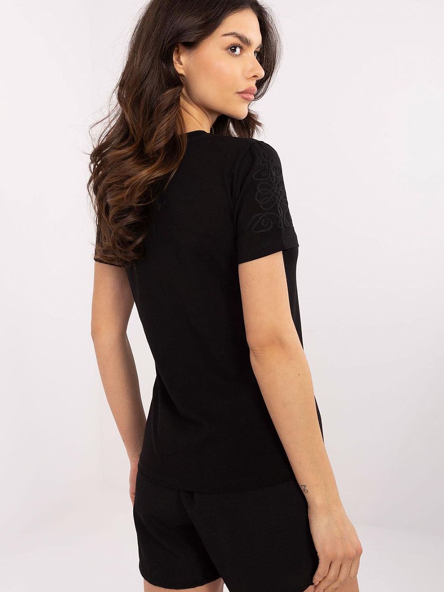  T-shirt model 210660 Relevance 