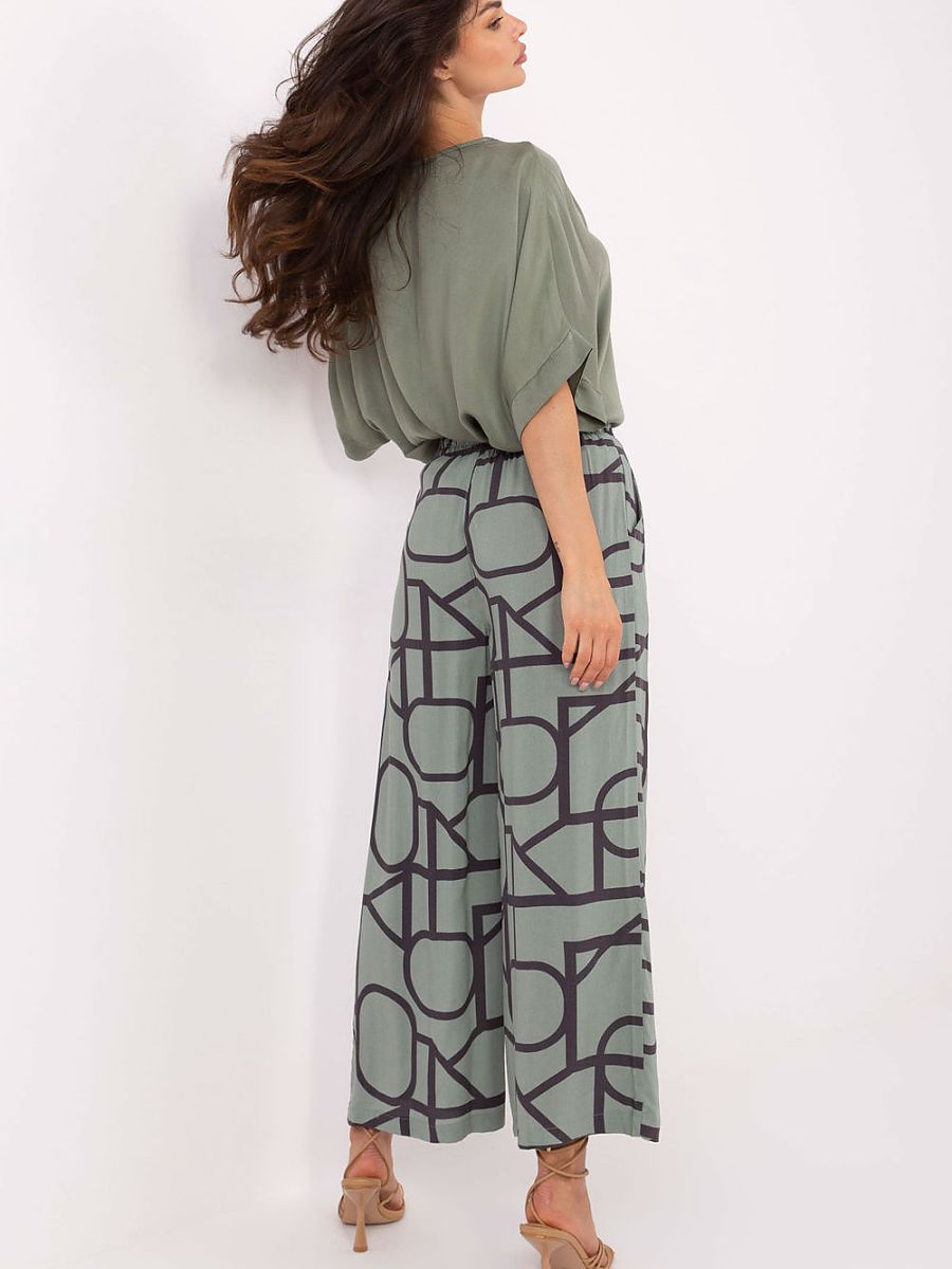  Women trousers model 215118 Sublevel 