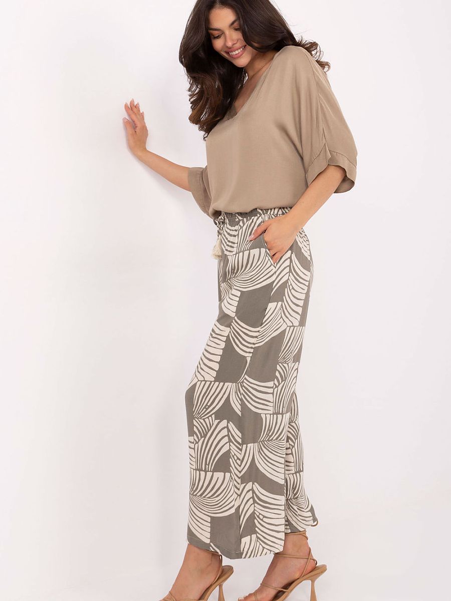  Women trousers model 215119 Sublevel 
