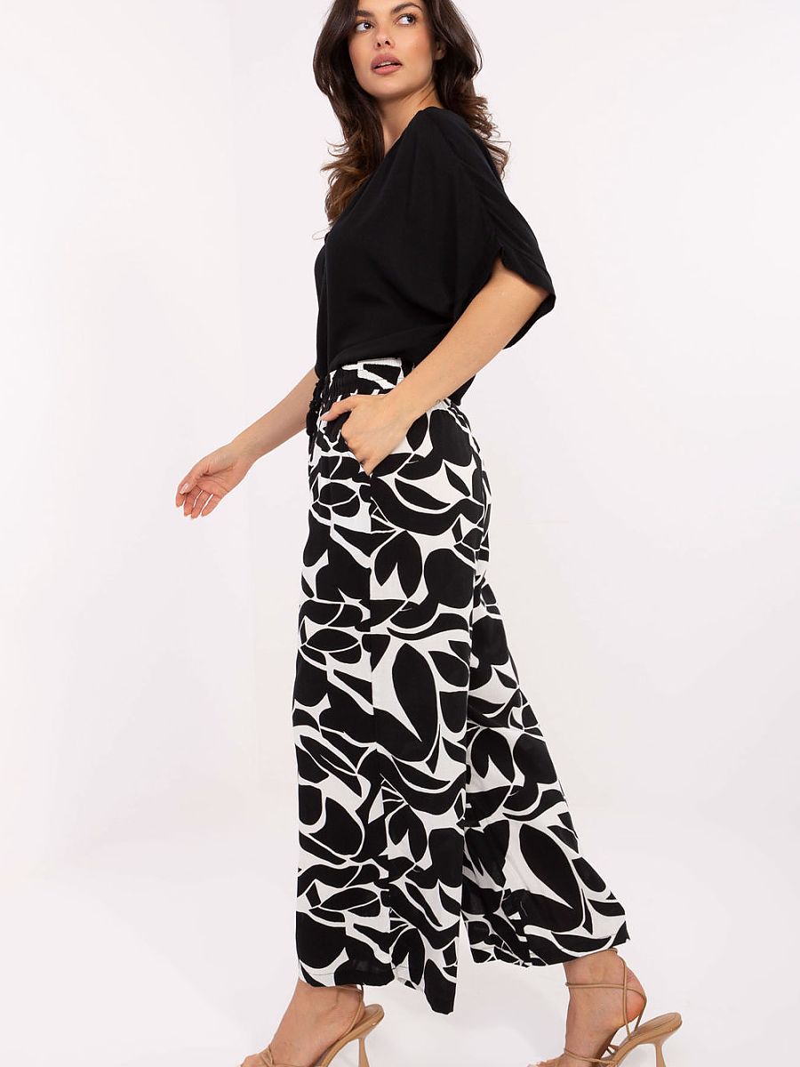 Women trousers model 215122 Sublevel 