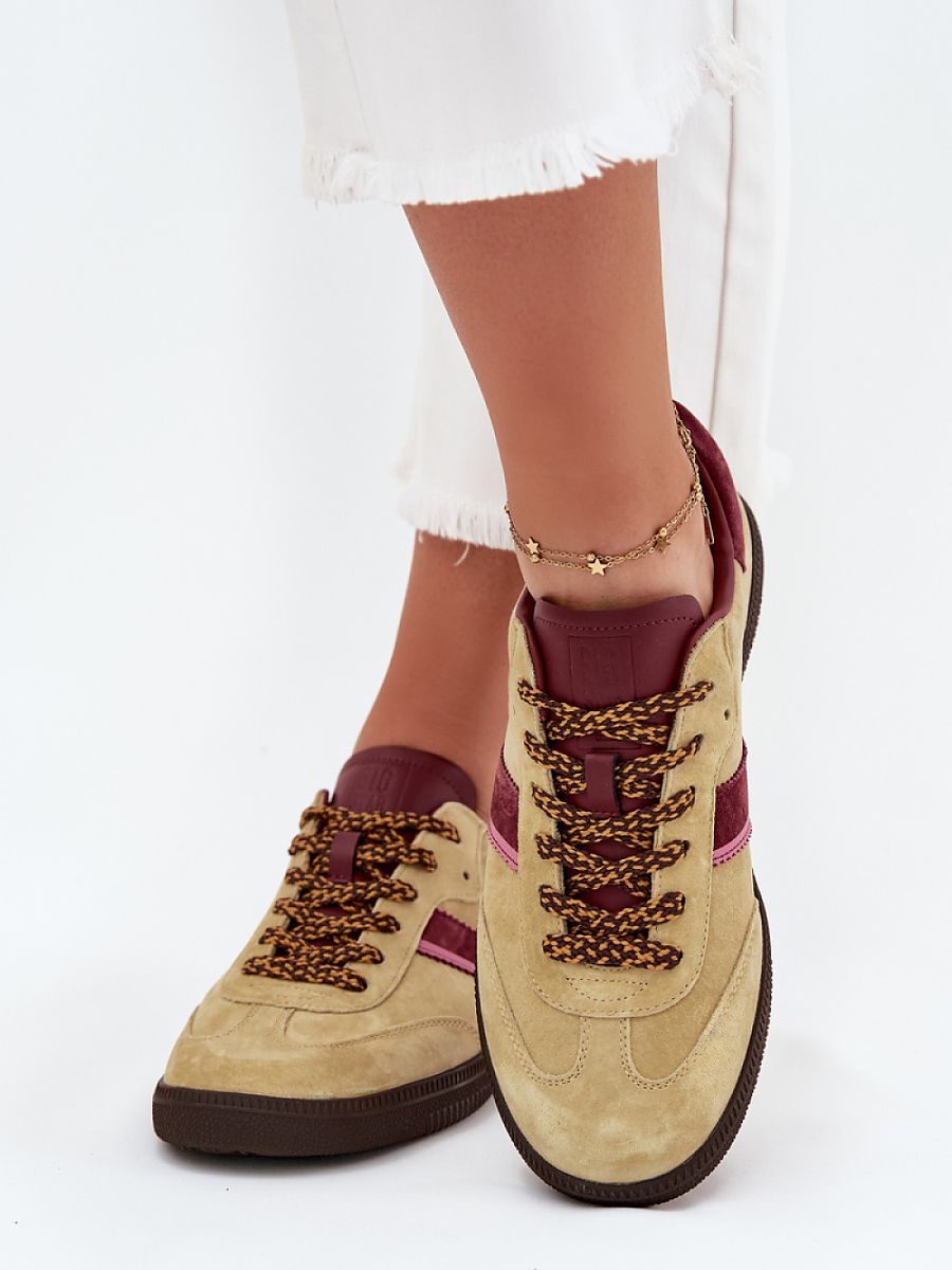  Sport Shoes model 216480 Step in style 