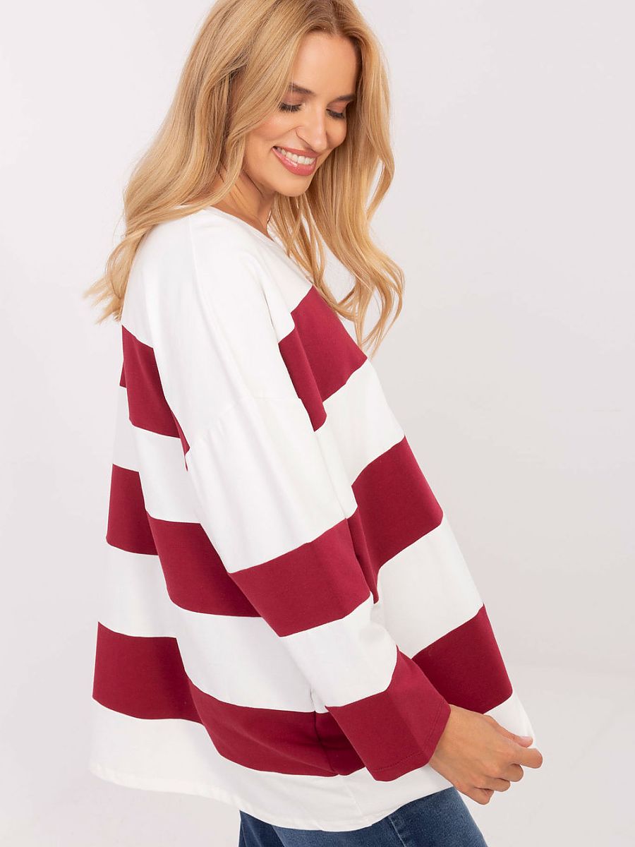  Sweatshirt model 217029 Relevance 