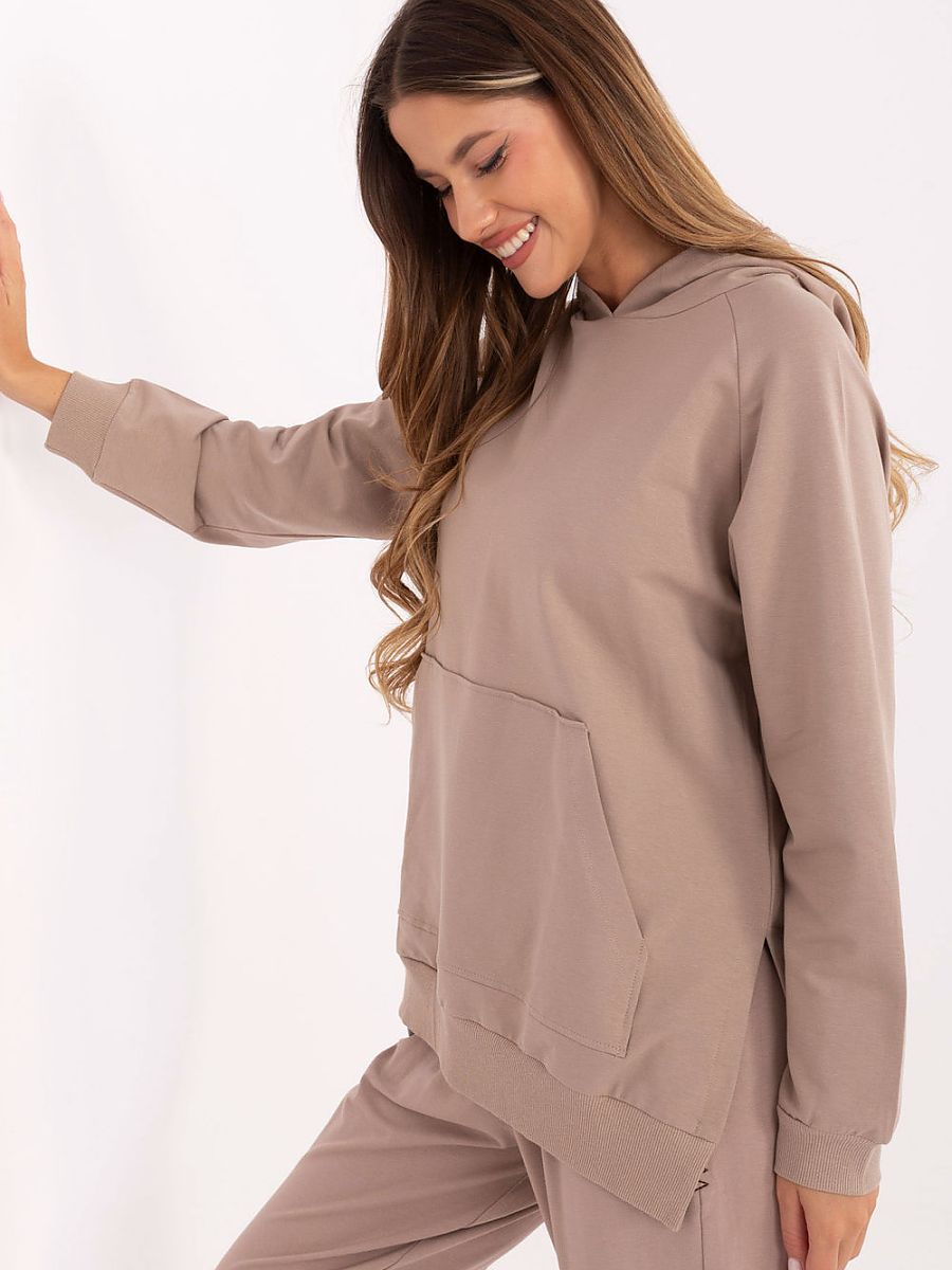  Sweatshirt model 218621 Relevance 