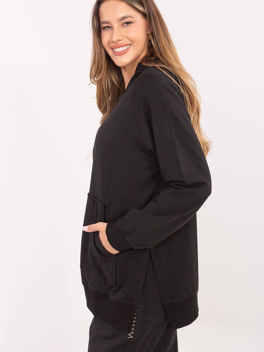  Sweatshirt model 218622 Relevance 