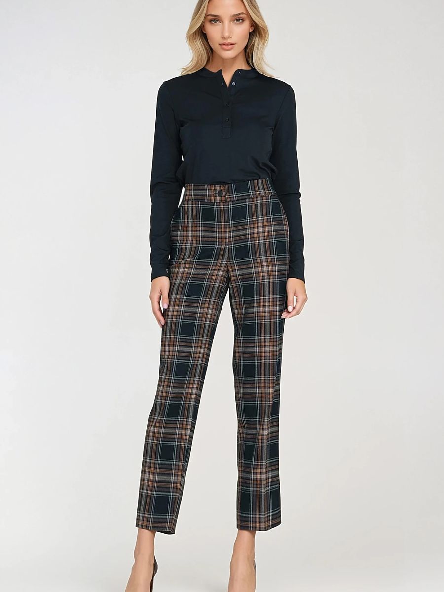  Women trousers model 218895 Nife 