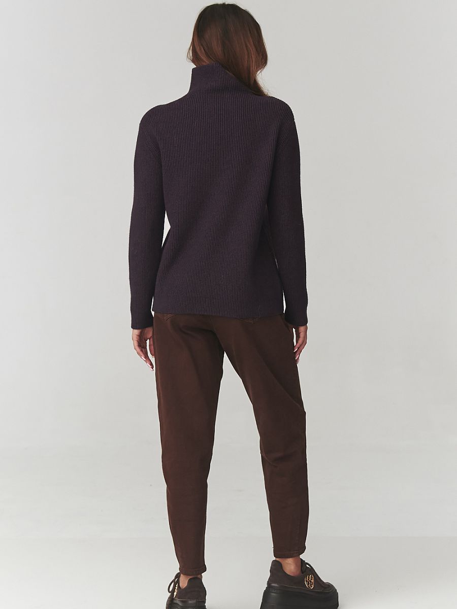  Turtleneck model 220773 Makadamia 