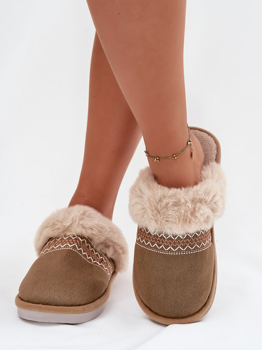  Slippers model 221486 Step in style 