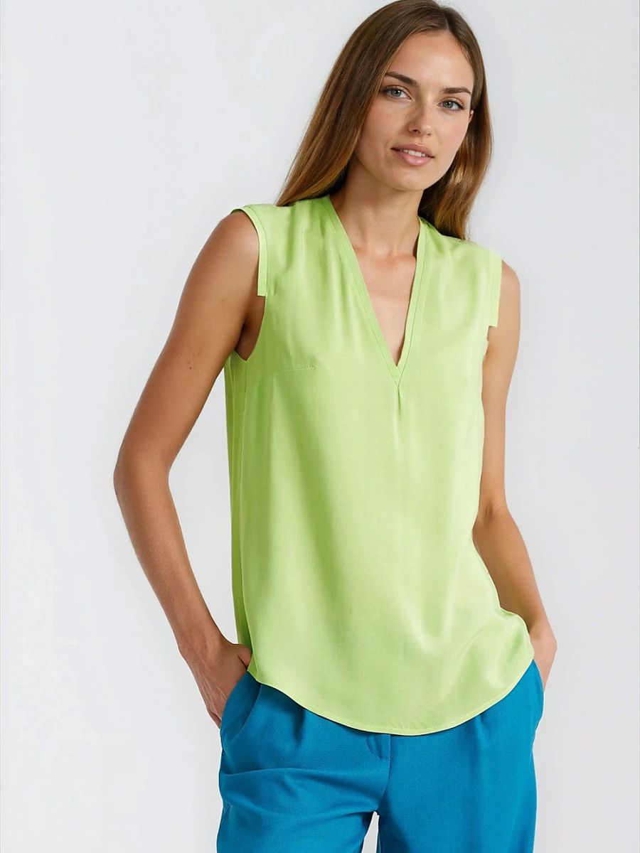  Blouse model 221726 Nife 