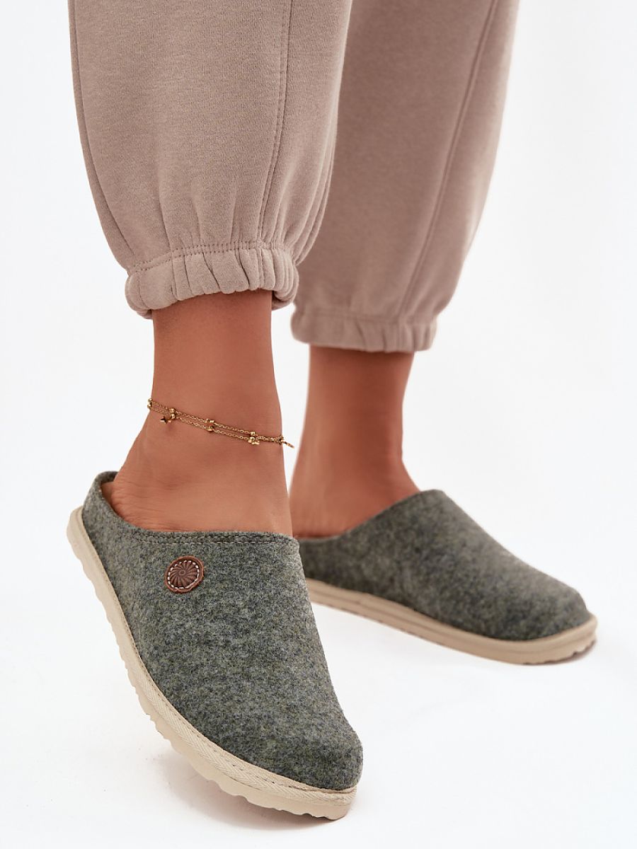 Slippers model 222292 Step in style 