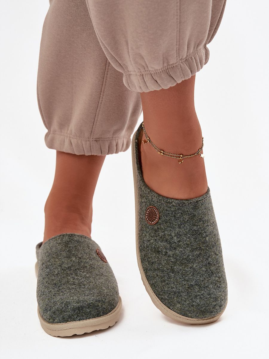 Slippers model 222292 Step in style 