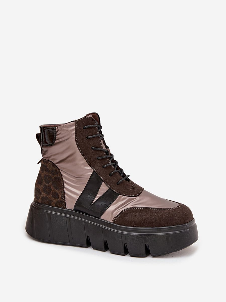  Platform boots model 222521 Step in style 