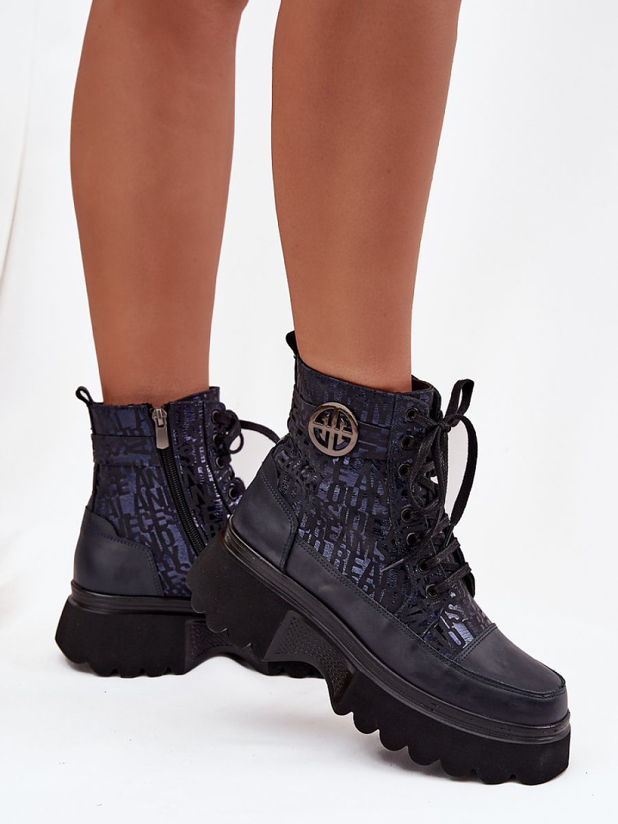  Platform boots model 222950 Step in style 