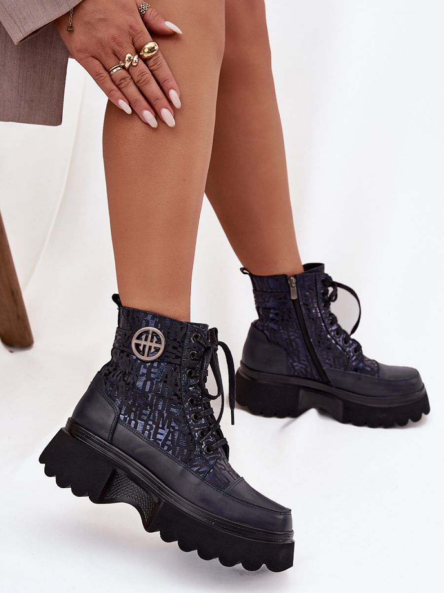  Platform boots model 222950 Step in style 