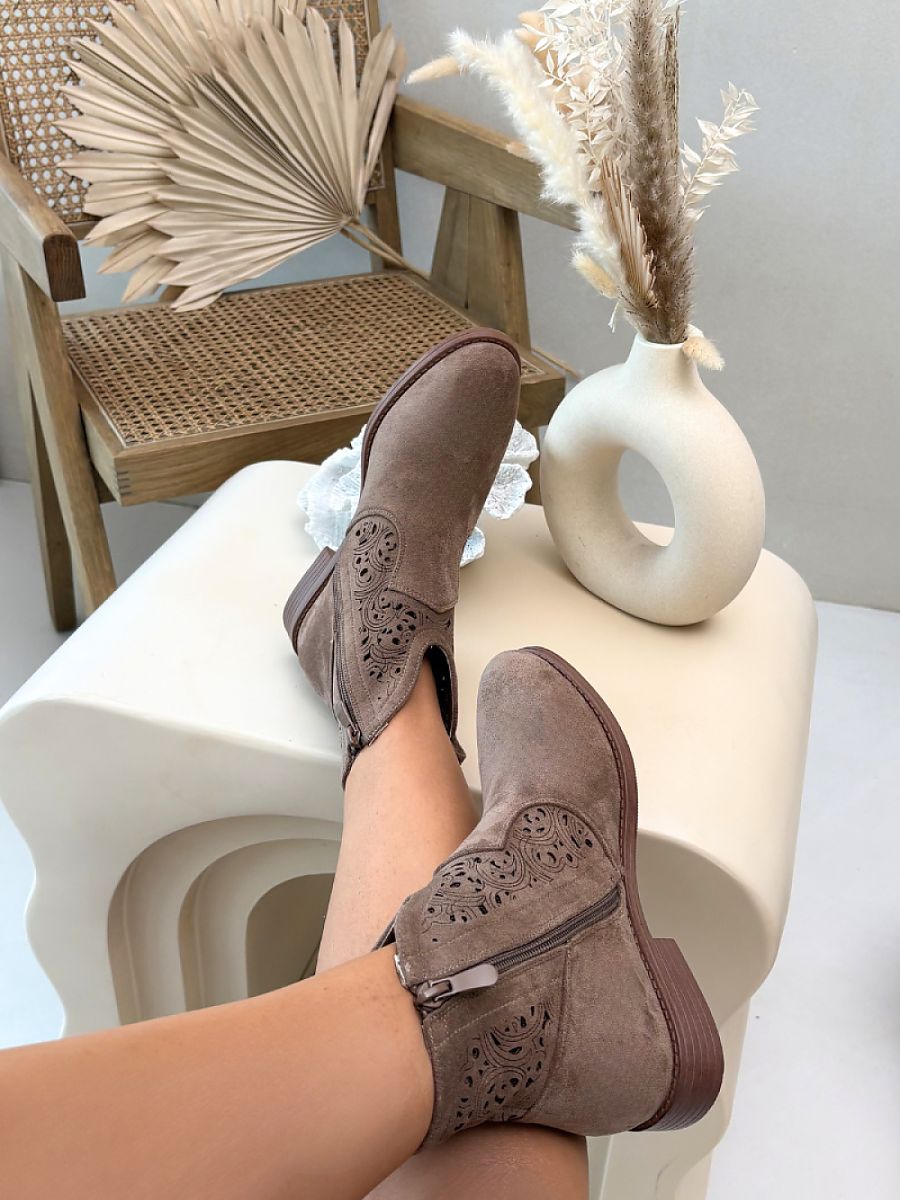  Boots model 224432 Step in style 