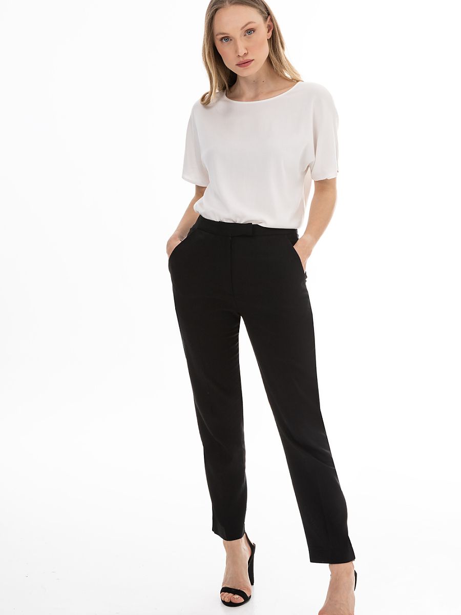  Women trousers model 225297 awama 