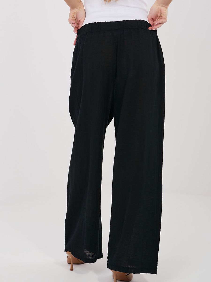  Women trousers model 225495 Italy Moda 