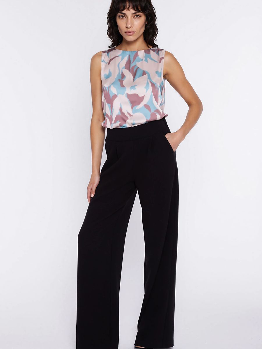  Women trousers model 225825 Nife 