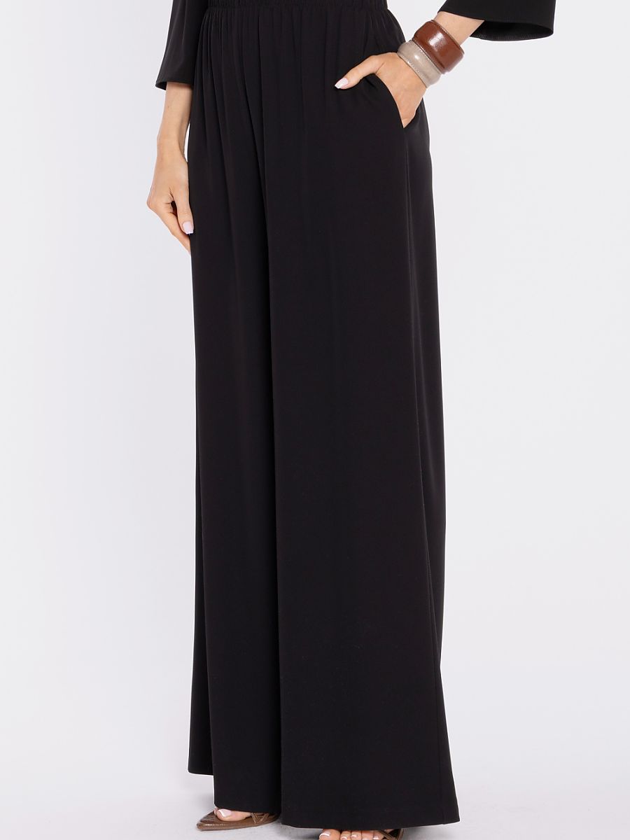  Women trousers model 225926 Moe 