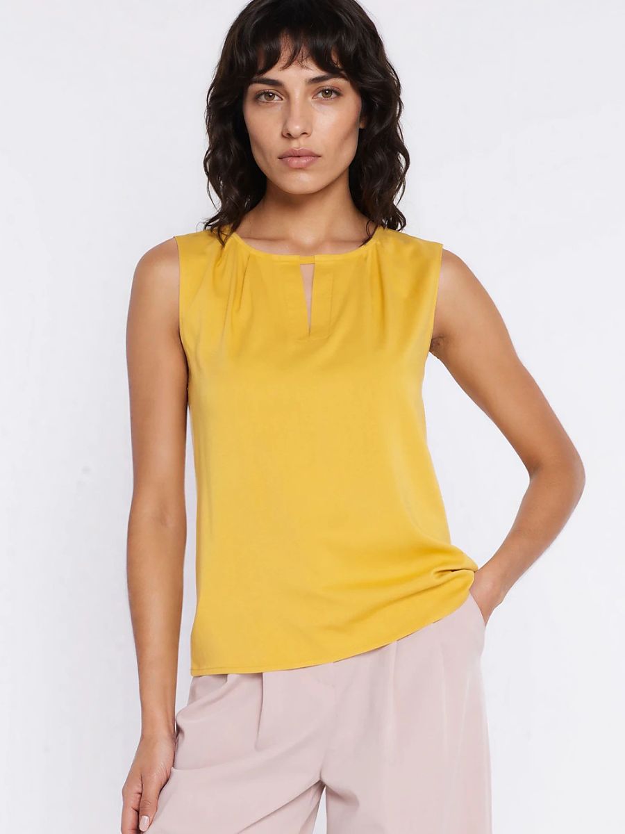  Blouse model 226427 Nife 