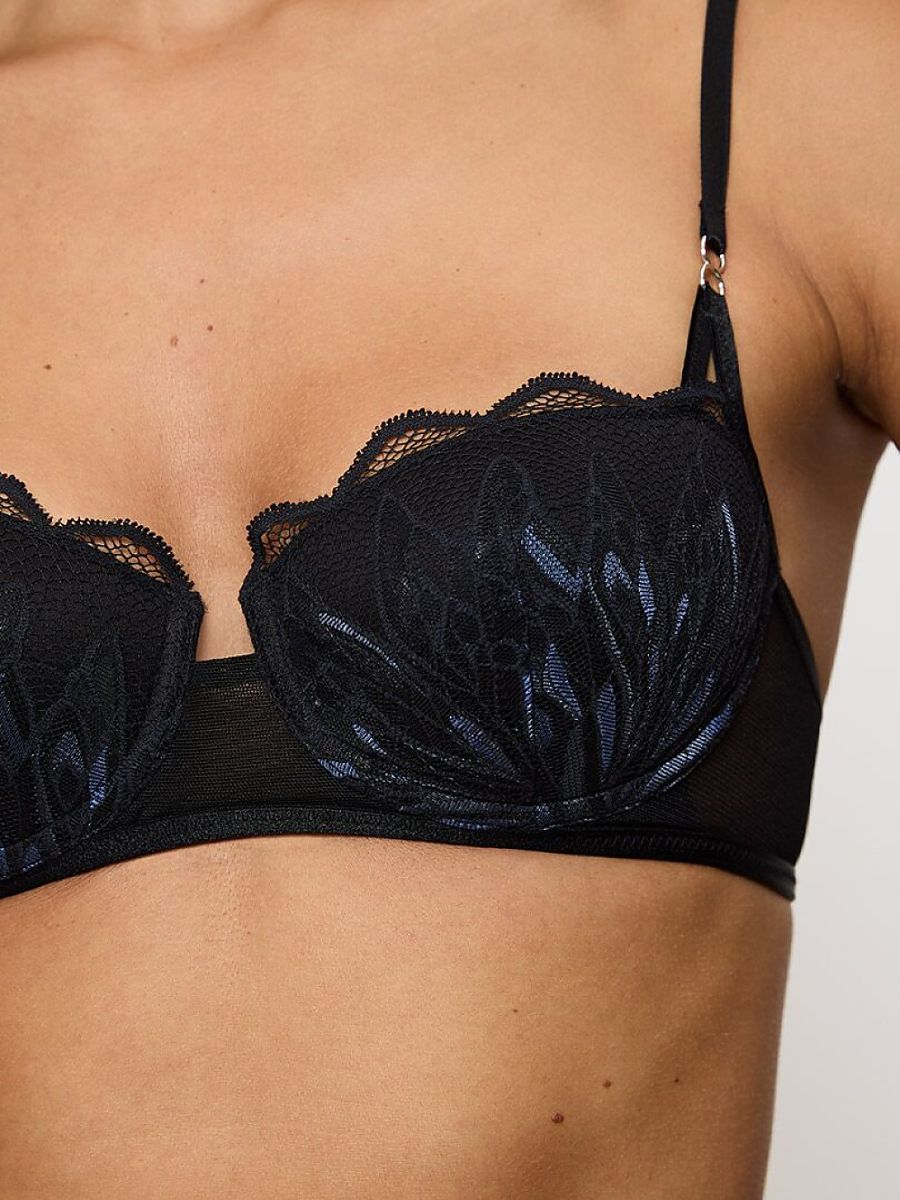  Padded bra model 229329 Triumph 