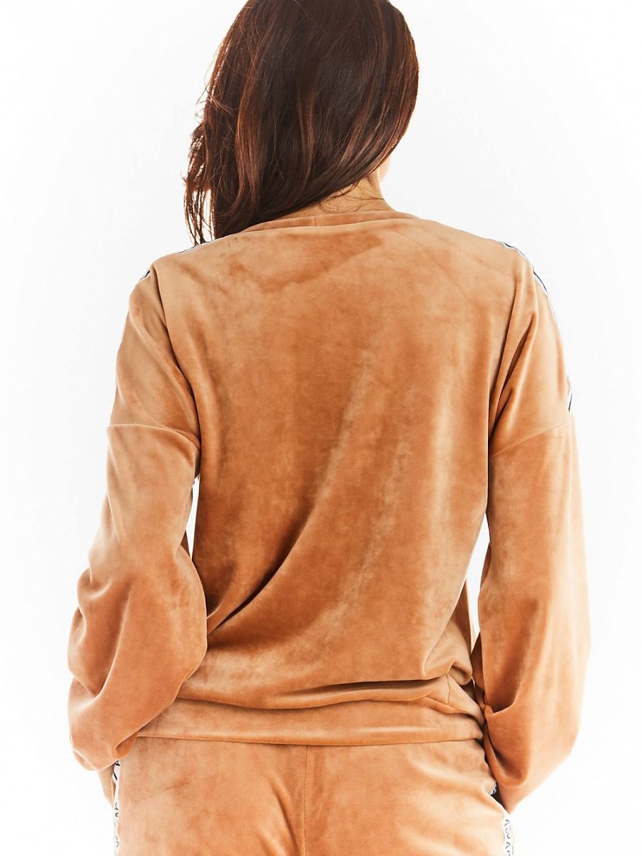  Sweatshirt model 149766 awama 