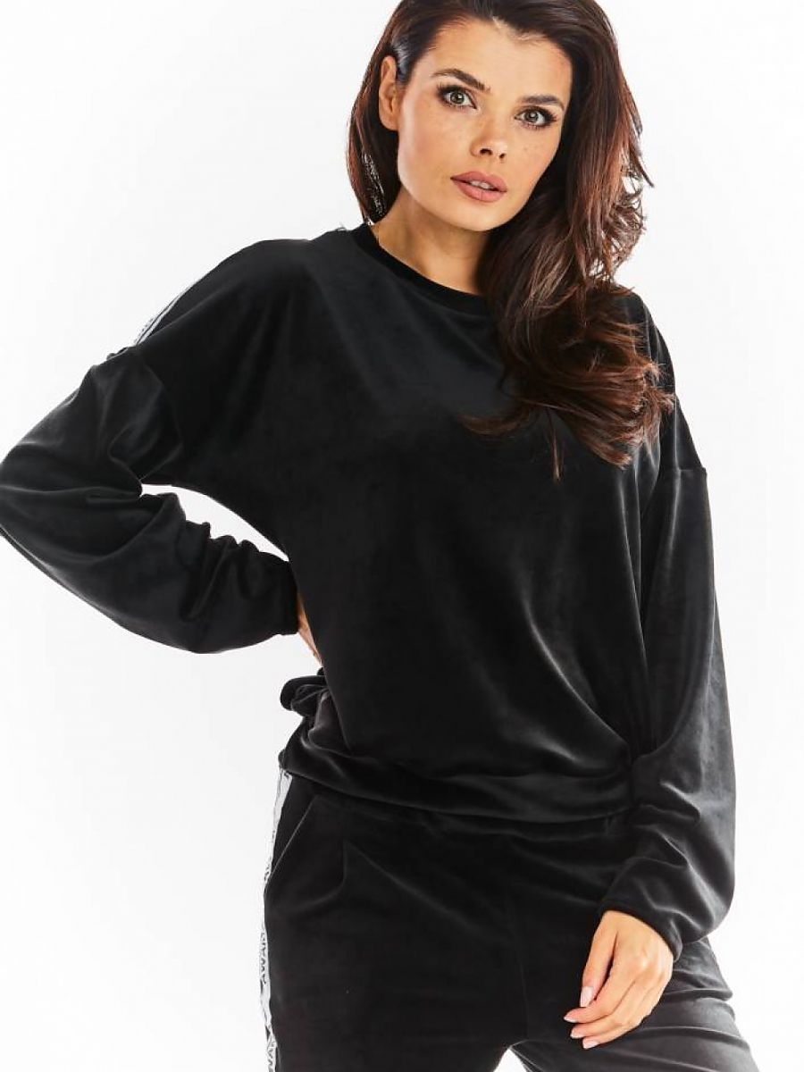  Sweatshirt model 149767 awama 