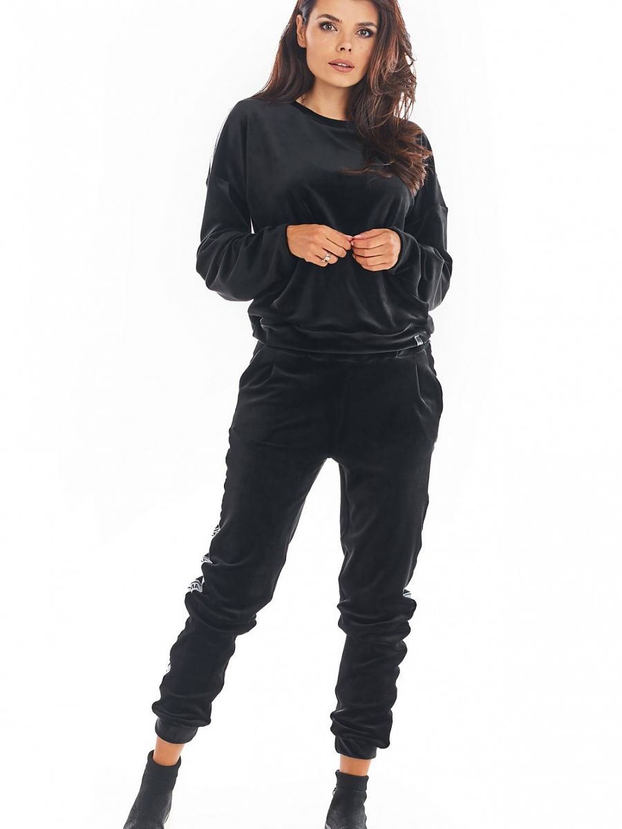  Sweatshirt model 149767 awama 