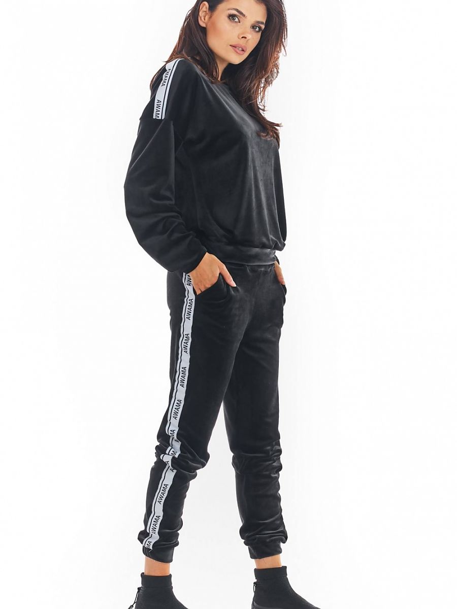 Tracksuit trousers model 149805 awama 