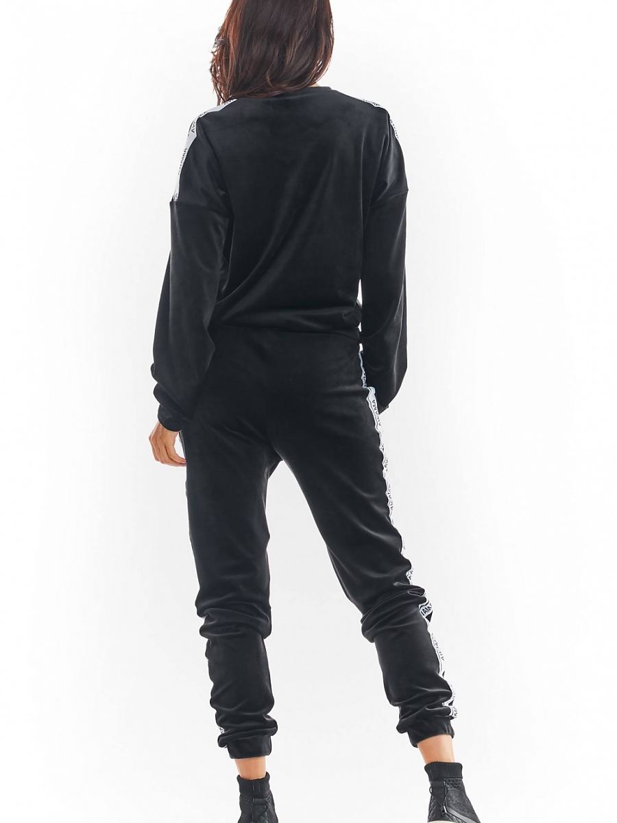  Tracksuit trousers model 149805 awama 