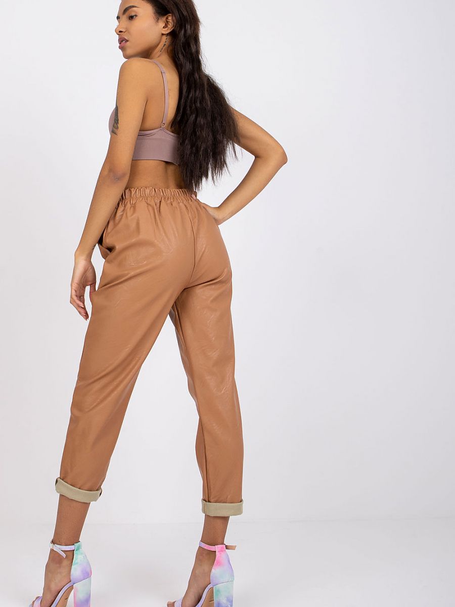  Women trousers model 167381 Italy Moda 