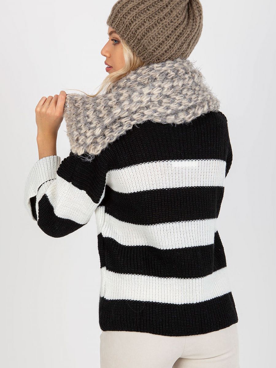  Shawl model 174877 AT 