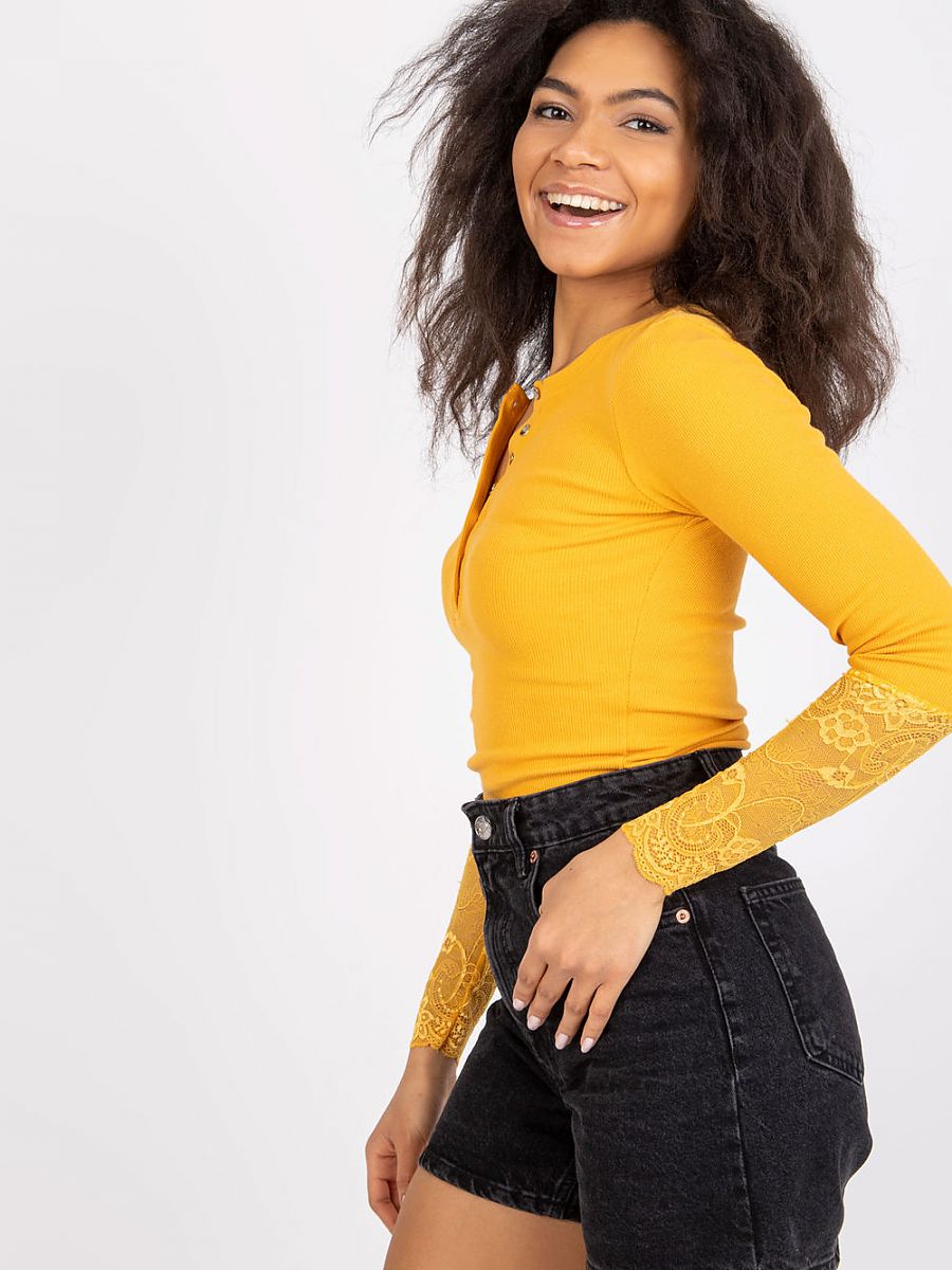  Blouse model 180884 Rue Paris 