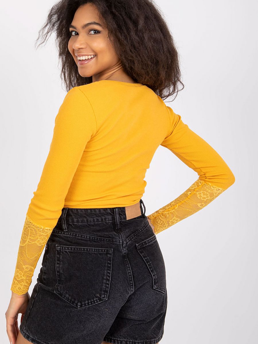  Blouse model 180884 Rue Paris 