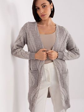 Cardigan AT  This bedspread cardigan is the perfect casual style closet piece to suit many everyday occasions. Made of variegated fabric, it is both comf