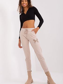 Tracksuit trousers Relevance  These sweatpants are a harmony of comfort and casual style, perfect for every day. These pants fit perfectly into a casual style that makes 