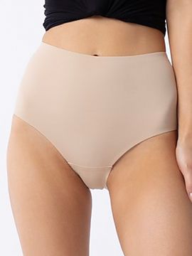 Panties Julimex  Discover the unparalleled combination of elegance and functionality in women\'s panties from the Control collection. The Amber Maxi model is
