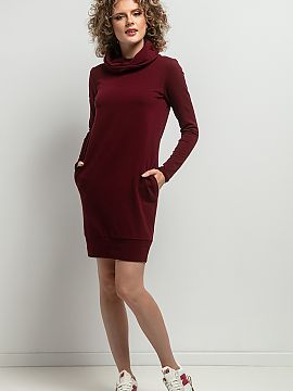 Daydress Tessita  A comfortable dress made of soft sweatshirt knit with a chimney-style neckline is an ideal choice for colder days. Tuba cut dress with pocke