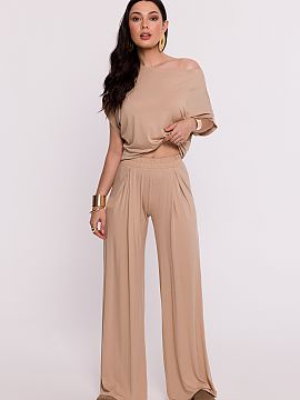 Women trousers BeWear  Women\'s pants made of high-quality viscose knit fabric, characterized by an excellent feeling of softness and comfort on the skin. The elas