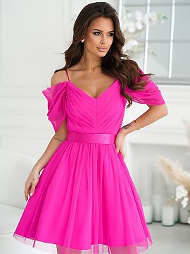 Evening dress Bicotone  Beautiful Spanish-style dress with plunging tulle sleeves. The bottom of the creation is layered and flared, perfectly matching the top of t