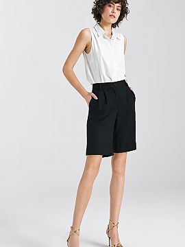 Shorts Nife  Relaxed fit shorts, made from a blend of viscose, linen, and cotton, combine comfort and style. They feature a mid-rise waist and straight k