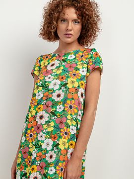 Daydress Tessita  This patterned viscose dress is an ideal choice for women who appreciate style and elegance. Its classic cut makes it suitable for many diff