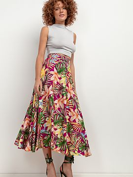 Skirt Tessita  The T407 patterned viscose skirt is the perfect choice for summer. Made of lightweight fabric, it provides unparalleled comfort and breathab