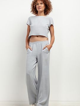 Women trousers Tessita  T404 linen pants are an ideal choice for women who appreciate style and comfort. Their wide cut gives them an elegant character, which will 