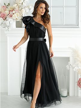 Long dress Bicotone  Our long dress was created for women who appreciate both comfort and style. Made of light, airy mesh, it gently flows around the silhouette,