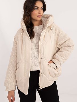 Jacket MBM  Women\'s casual jacket with striking corduroy sleeves, ideal for everyday outings in the autumn-winter season. Made of polyester, it combine