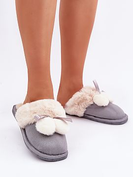 Slippers Step in style  Women\'s slippers with soft fur that provide exceptional comfort and warmth on cold days. This model is not only practical but also stylish.