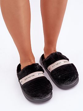 Slippers Step in style  Furry women\'s slippers made of soft, cozy fur, perfectly enveloping the feet, providing warmth and comfort. The model is set on a thicker s